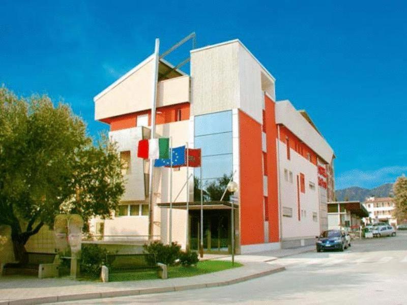 Hotel Dal Ponte Басано дел Грапа Екстериор снимка