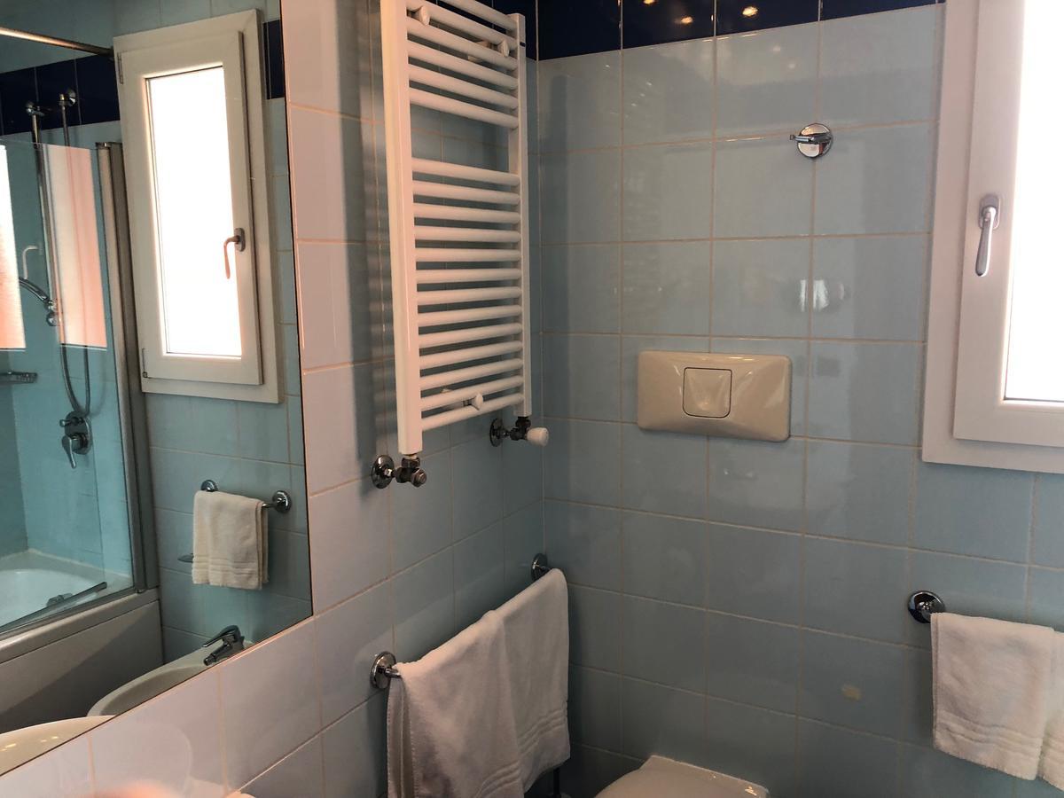 Hotel Dal Ponte Басано дел Грапа Екстериор снимка